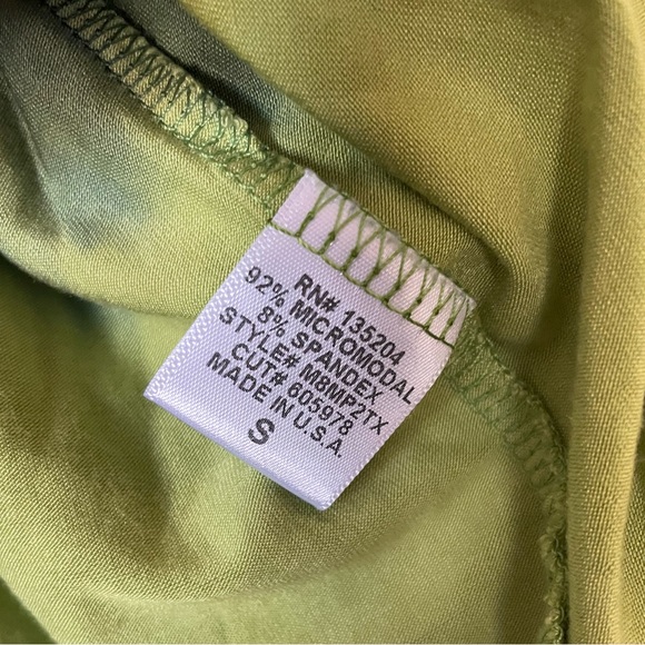 BNWT OmBré ReLaXeD SwEaTsHiRt WiTh WiDe SlEeVeS 🦋🐸 - Picture 3 of 7